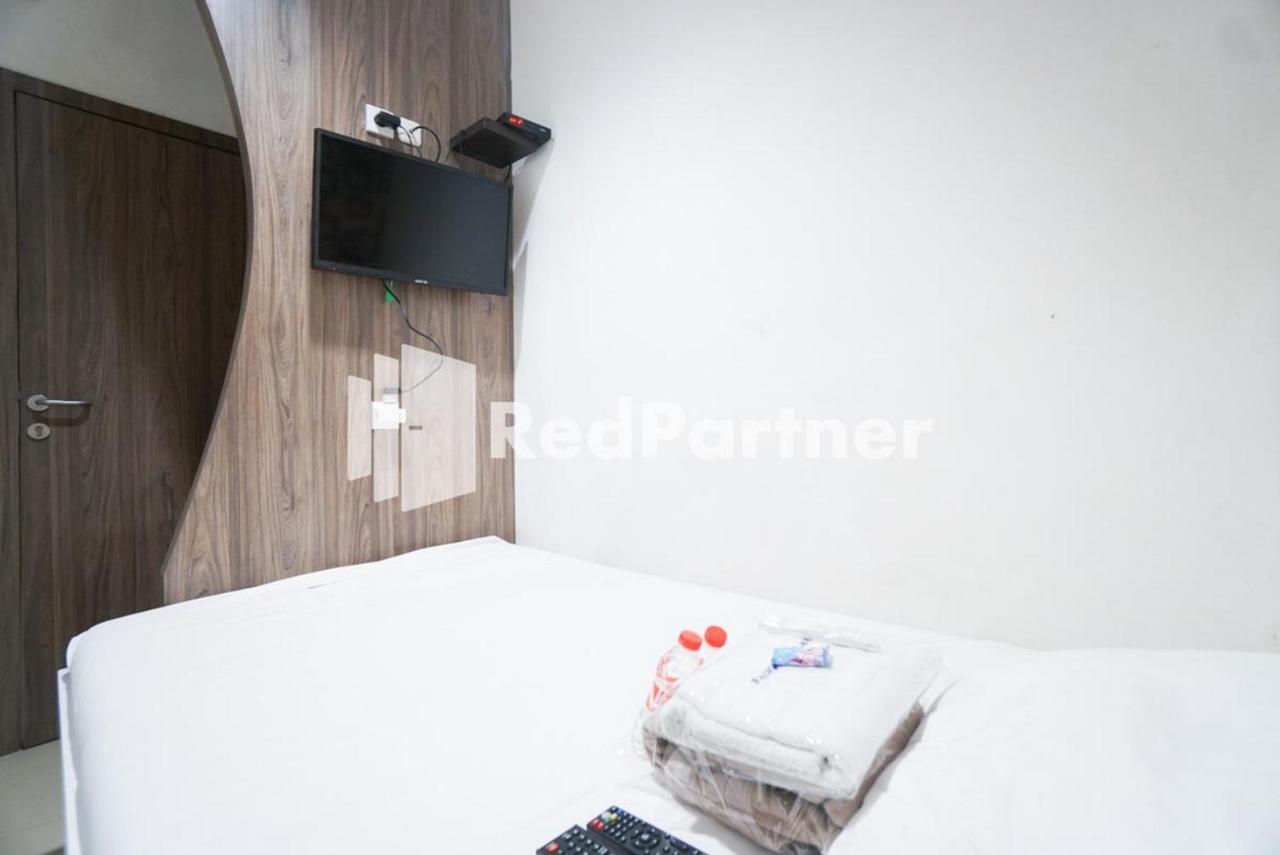 ג'קרטה Eascot Hotel Mitra Reddoorz מראה חיצוני תמונה