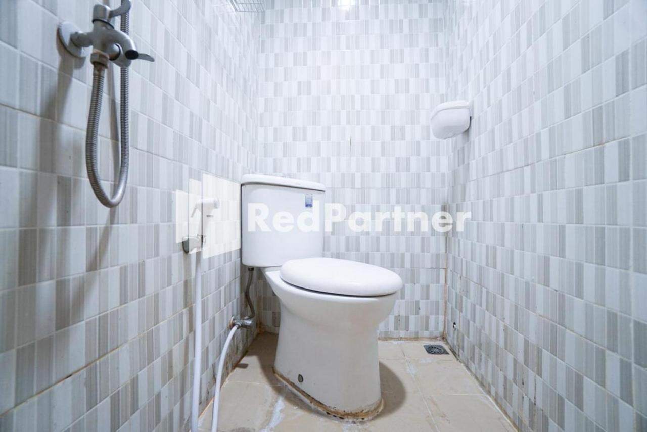 ג'קרטה Eascot Hotel Mitra Reddoorz מראה חיצוני תמונה