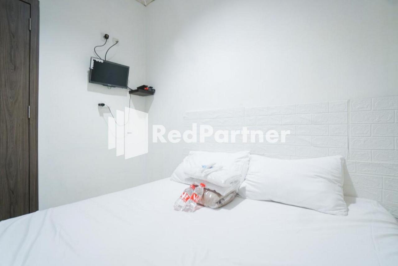 ג'קרטה Eascot Hotel Mitra Reddoorz מראה חיצוני תמונה