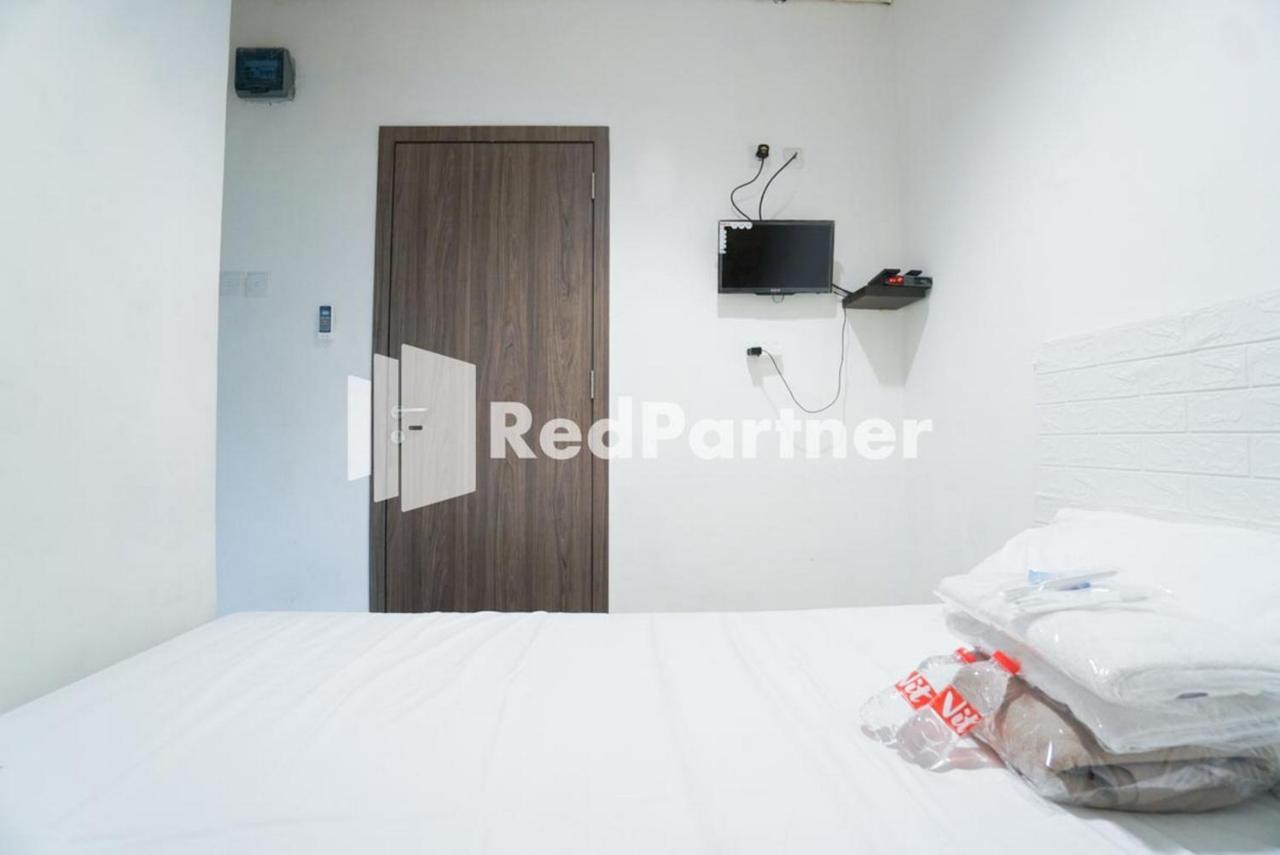 ג'קרטה Eascot Hotel Mitra Reddoorz מראה חיצוני תמונה