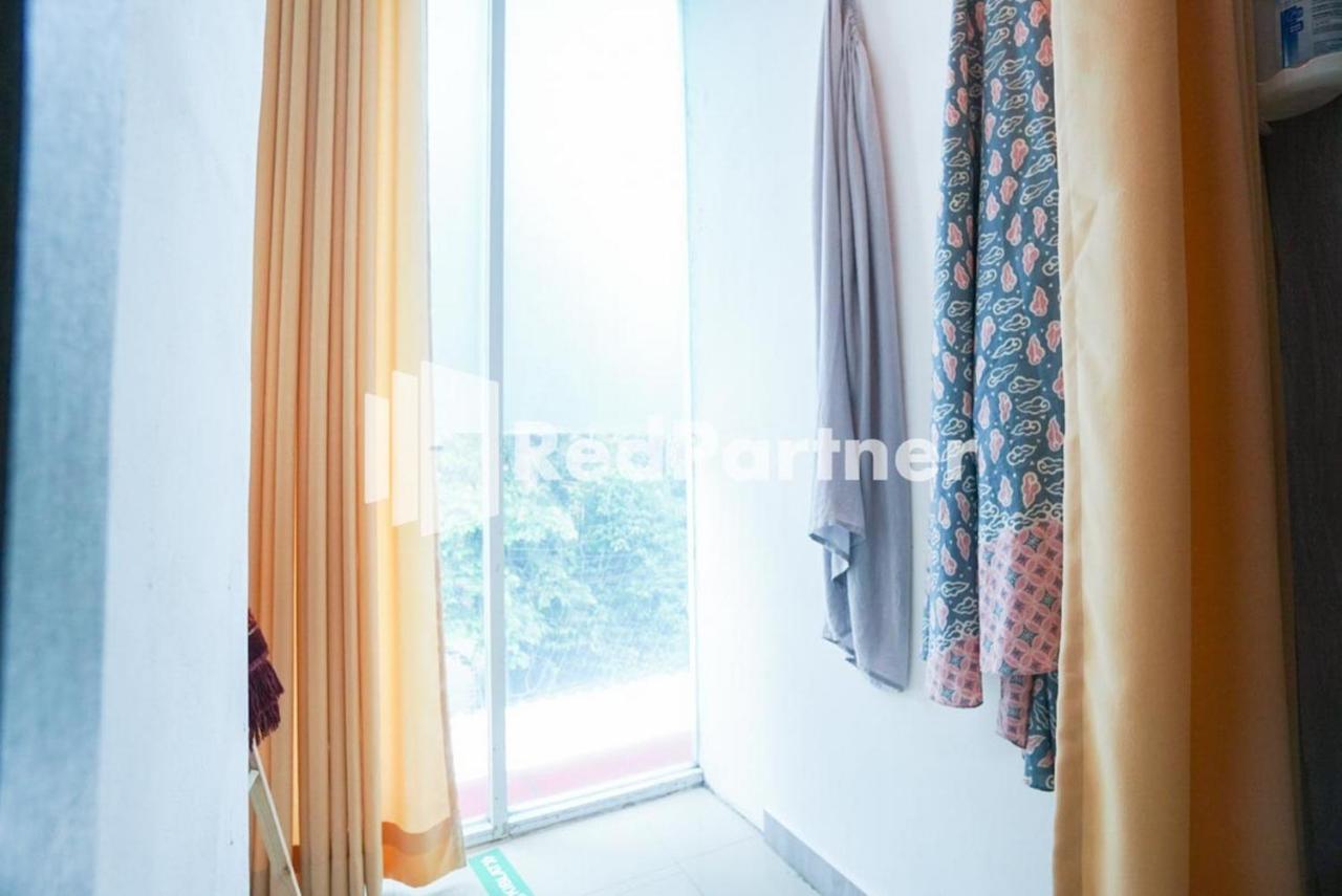 ג'קרטה Eascot Hotel Mitra Reddoorz מראה חיצוני תמונה