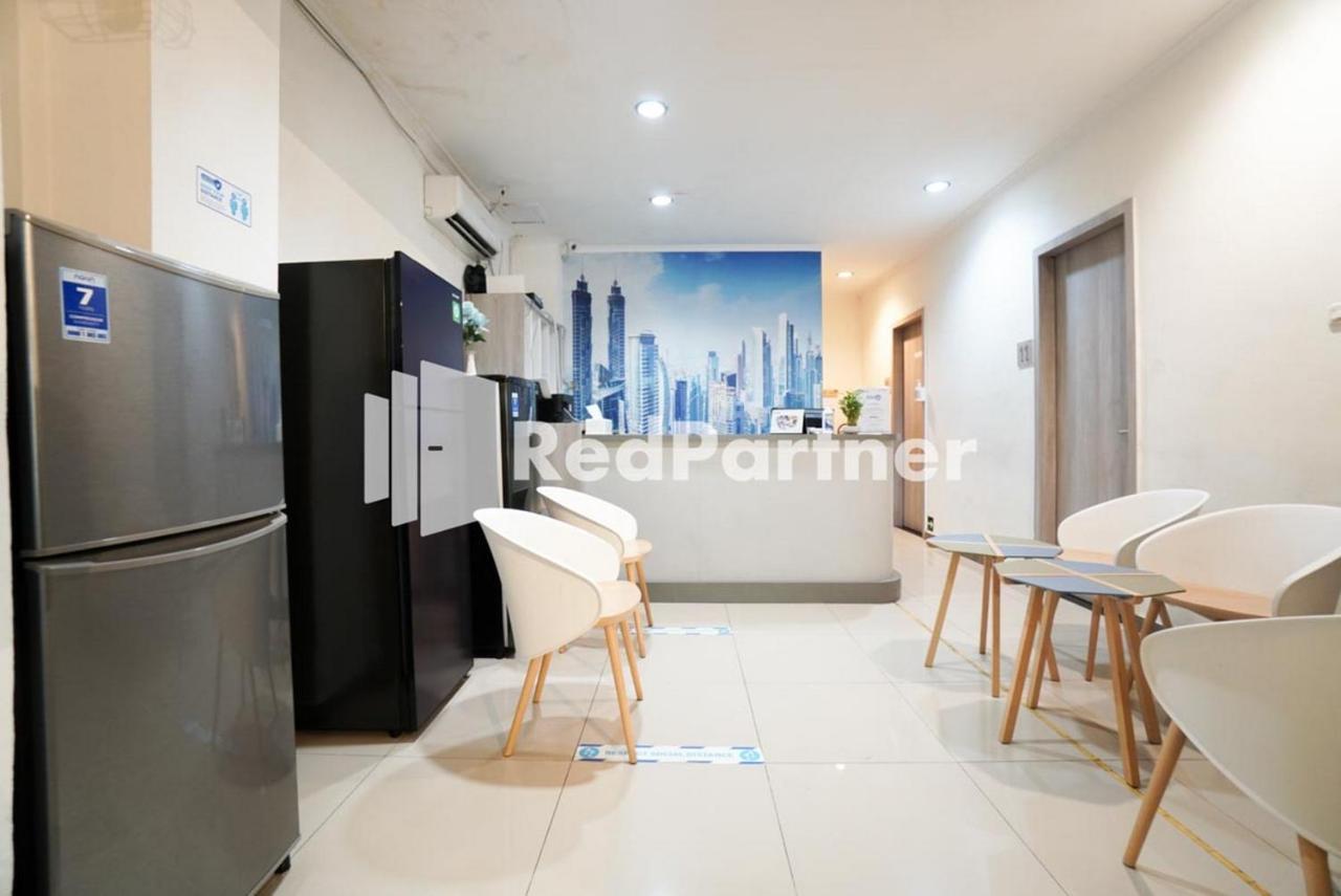 ג'קרטה Eascot Hotel Mitra Reddoorz מראה חיצוני תמונה